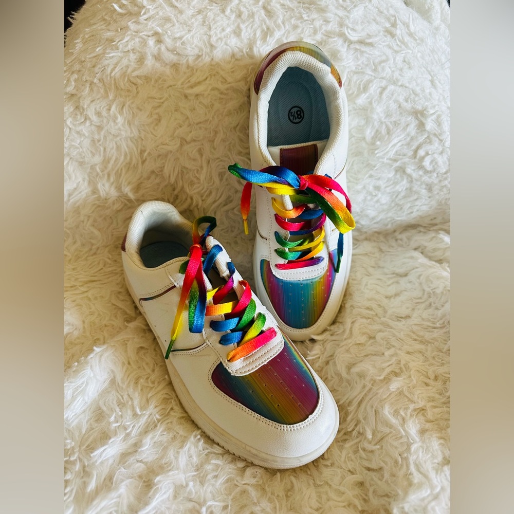 NWOB Roxy Rose Rubber Sneakers Size 8.5